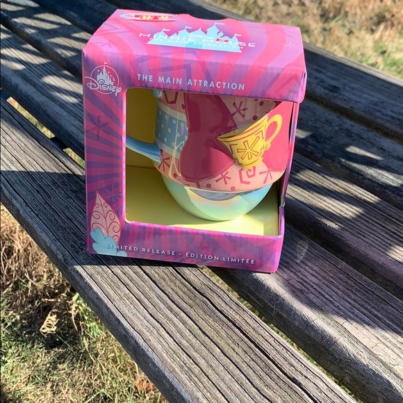 Minnie main attraction #3 tea party mug